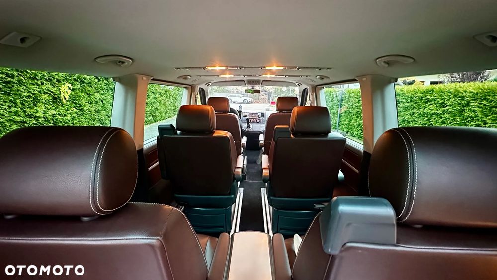 Volkswagen Multivan - 10