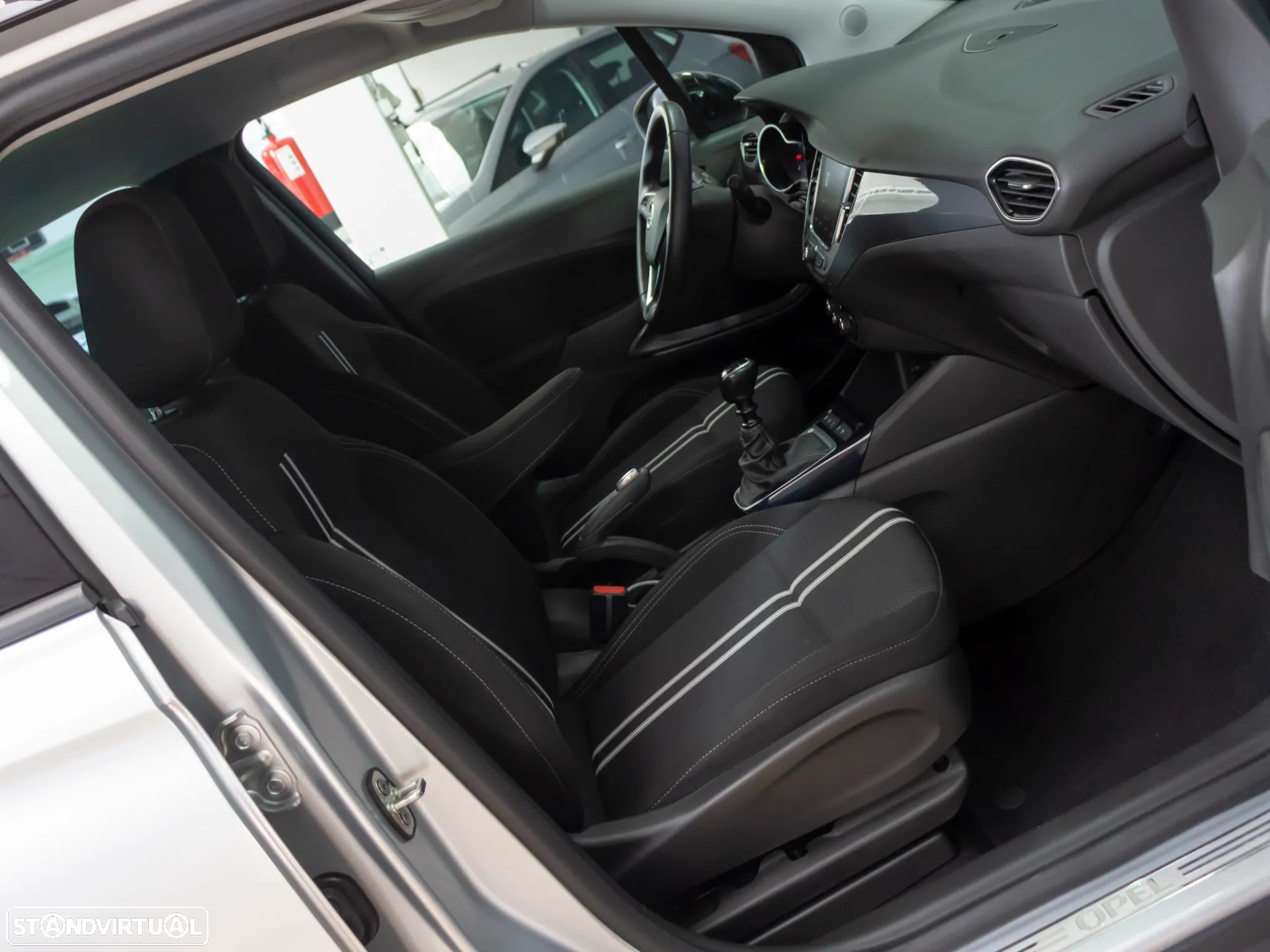 Opel Crossland 1.2 T Design & Tech - 11