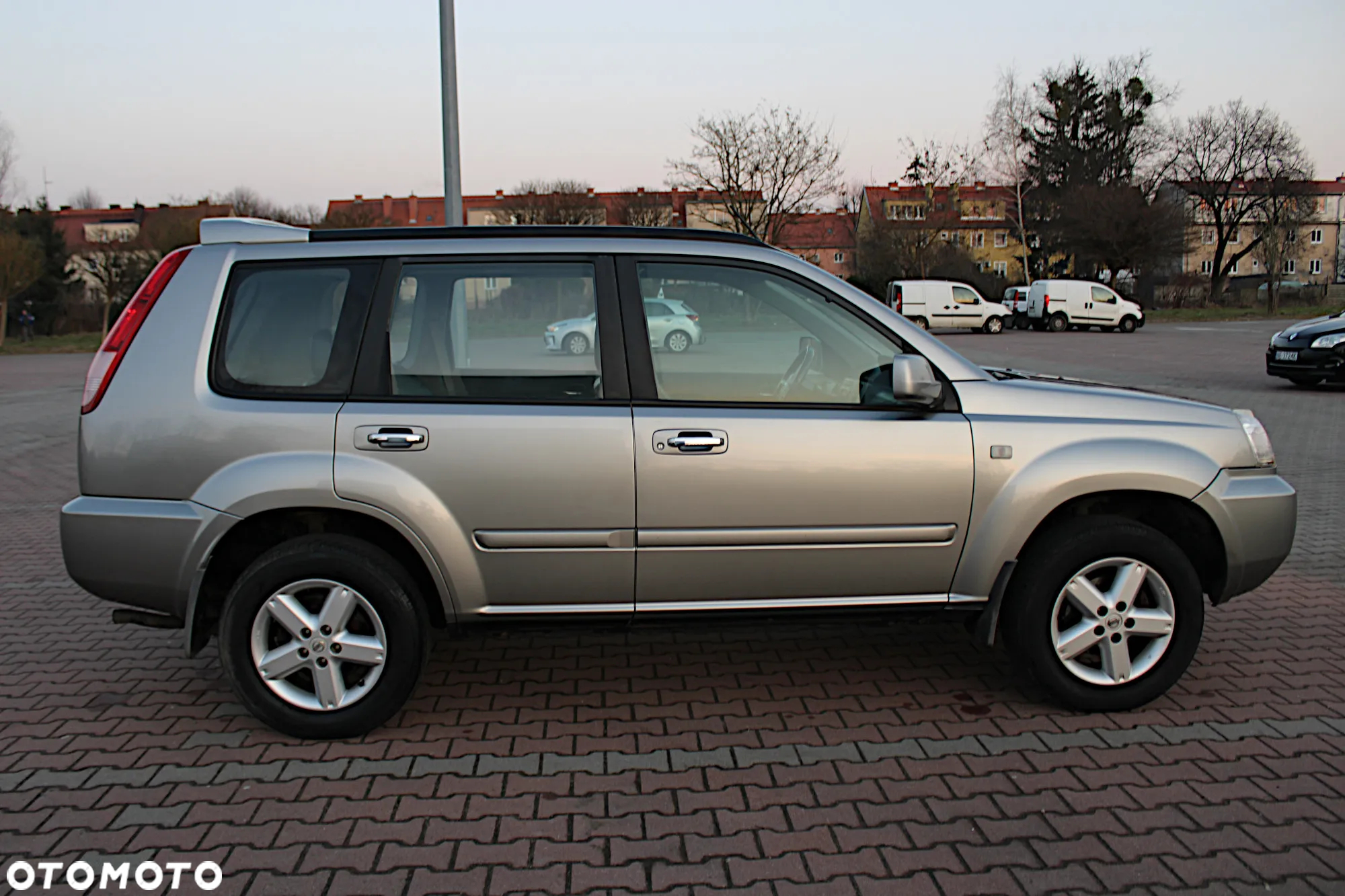 Nissan X-Trail 2.5 4x4 Elegance - 8