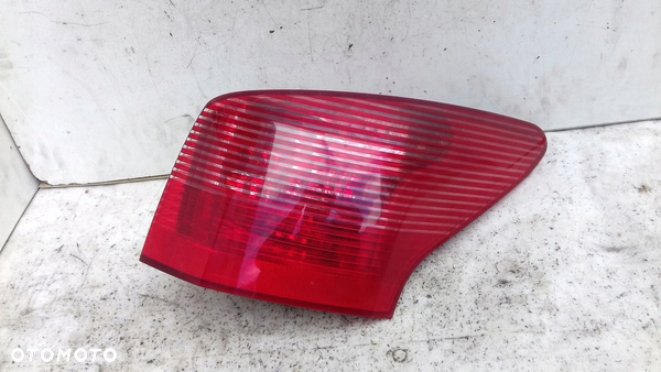 LAMPA PRAWY TYŁ TYLNA PEUGEOT 407 SW KOMBI 04-