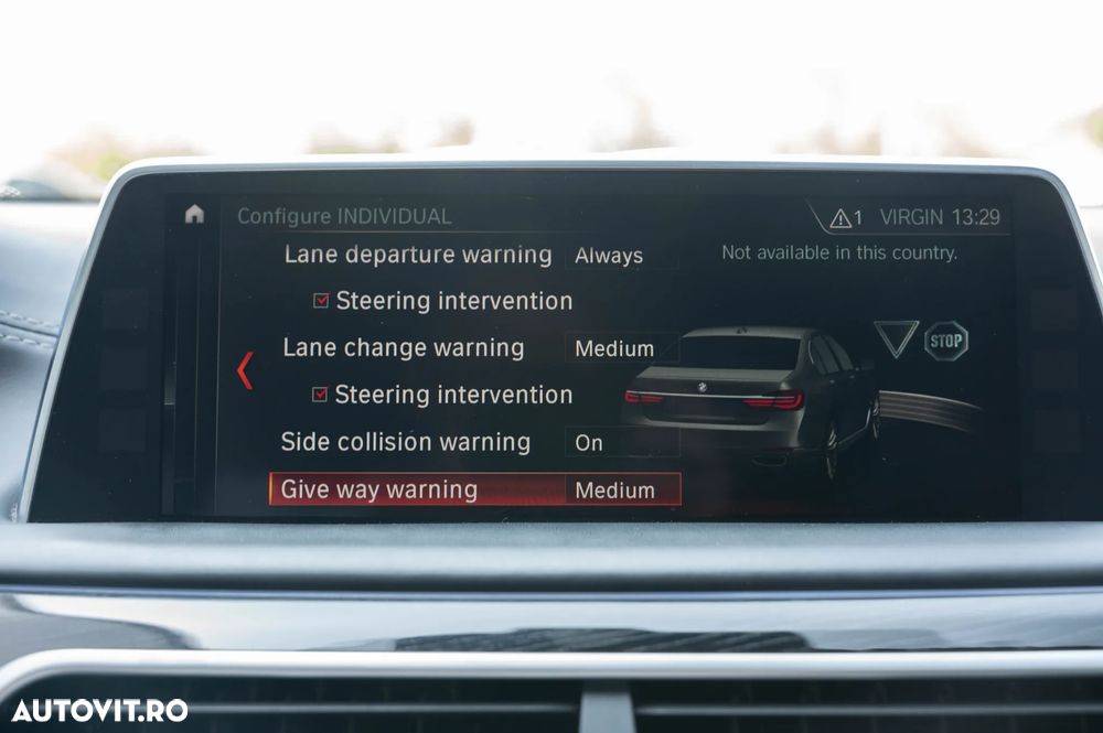 BMW Seria 7 740e iPerformance - 29