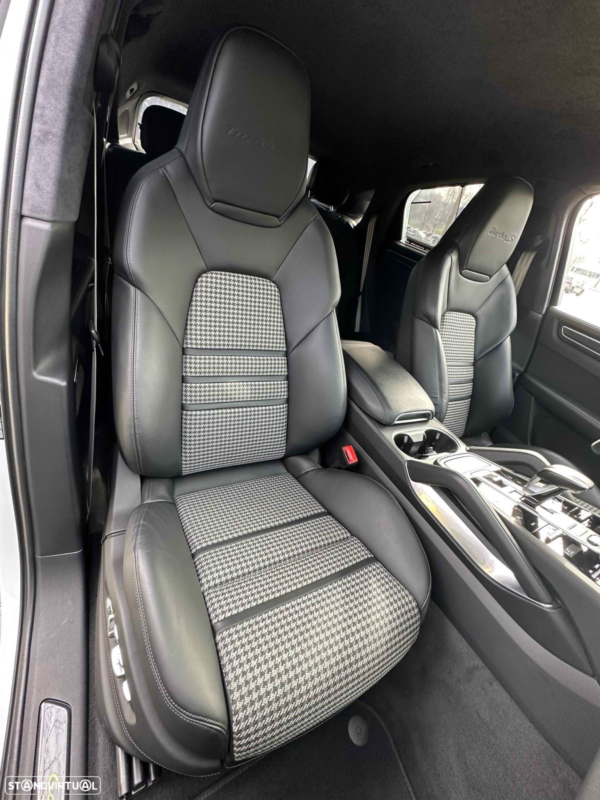 Porsche Cayenne Coupé Turbo S E-Hybrid - 22