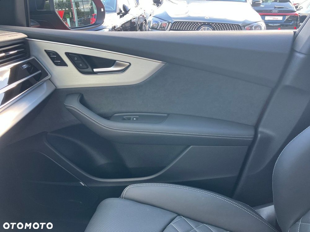 Audi SQ8 - 25