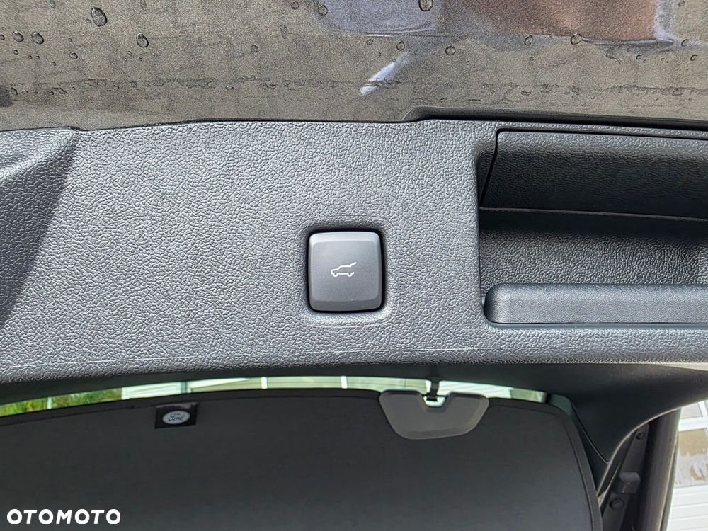 Ford Kuga - 36
