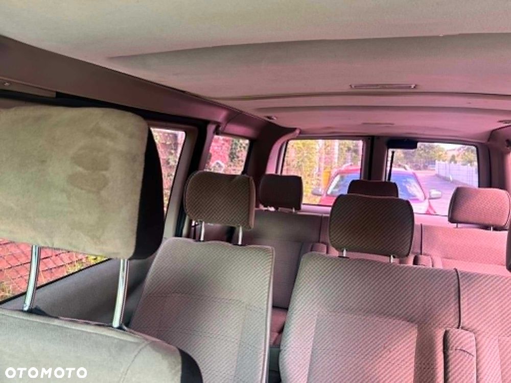 Volkswagen Caravelle - 4