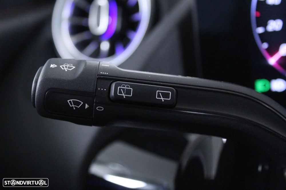 Mercedes-Benz GLA 180 d AMG Line - 25