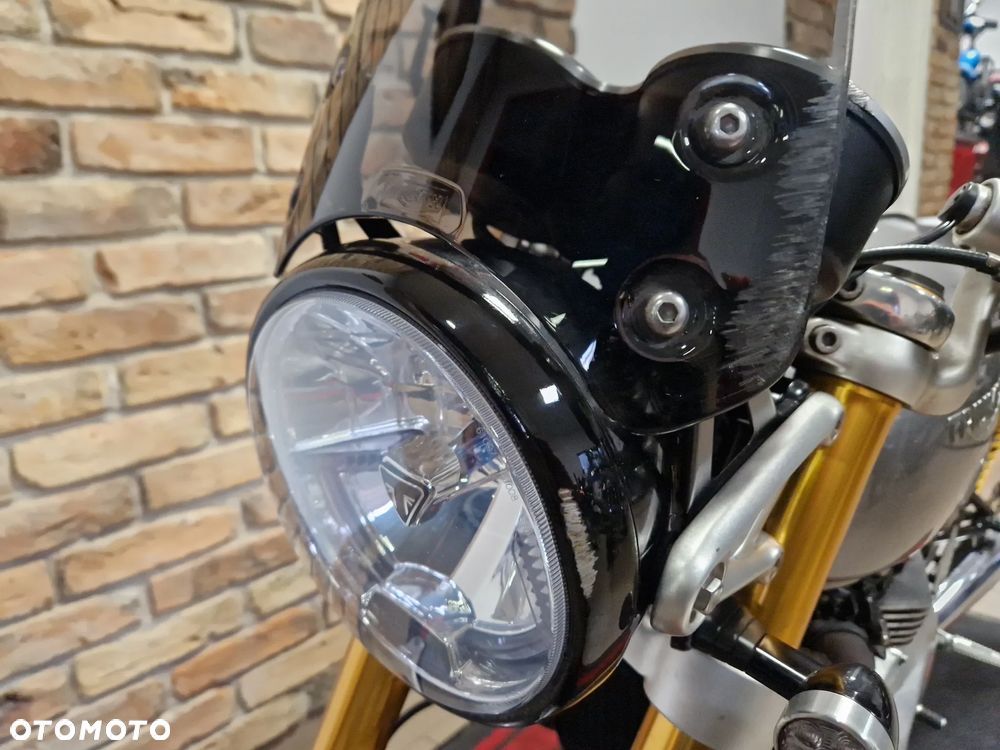 Triumph Thruxton - 16