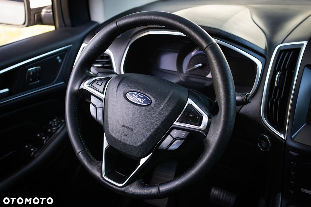 Ford Edge 2.0 EcoBlue Twin-Turbo 4WD Titanium - 22