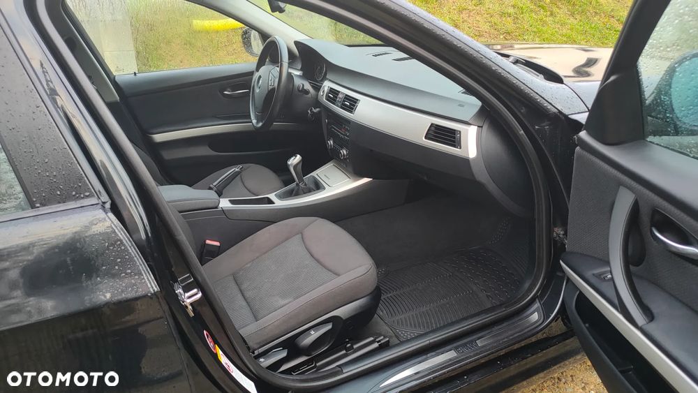 BMW Seria 3 318i - 8