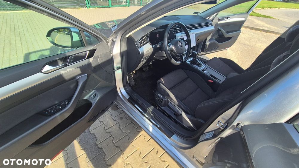 Volkswagen Passat - 18