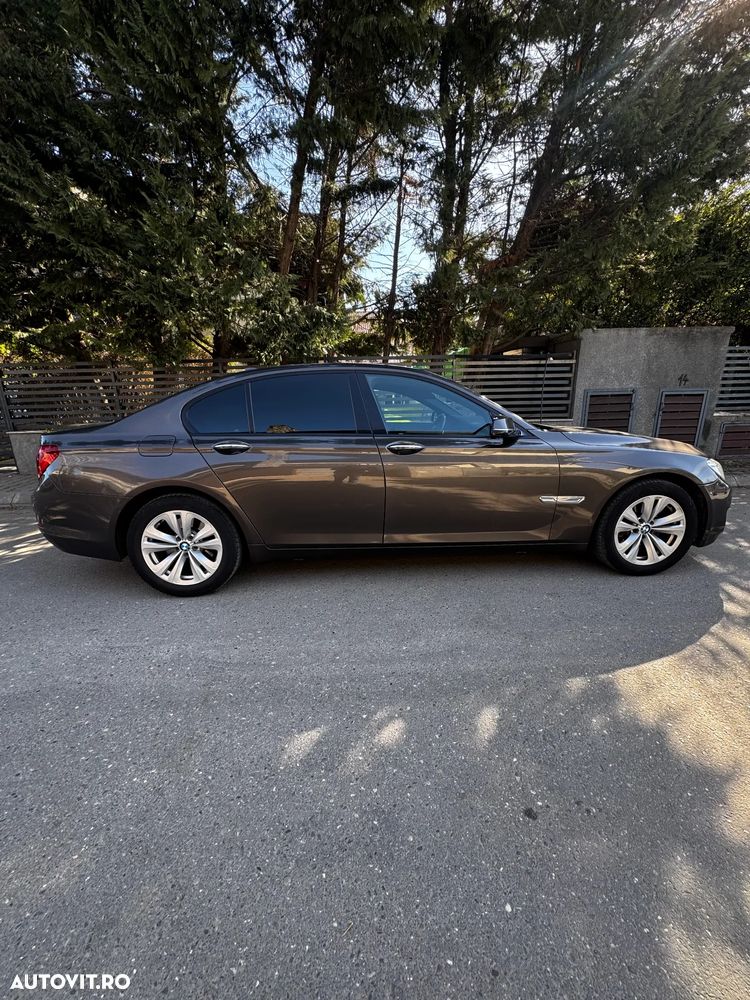 BMW Seria 7 740d xDrive - 16