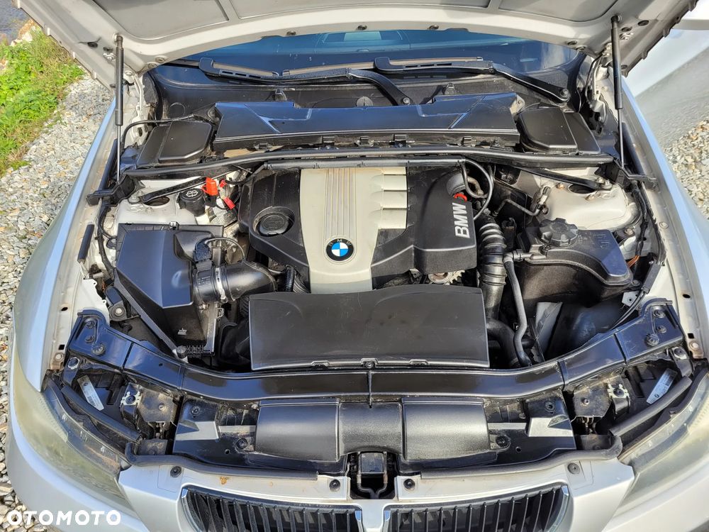 BMW Seria 3 318d DPF Touring Edition Lifestyle - 5