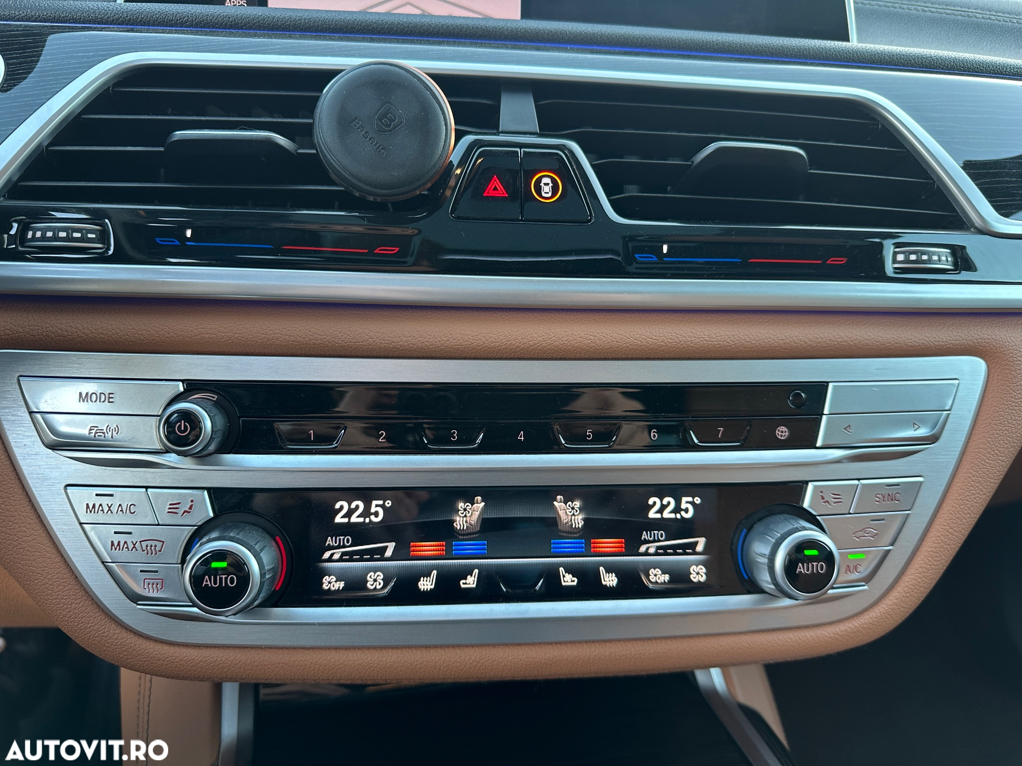 BMW Seria 7 730d xDrive MHEV - 25
