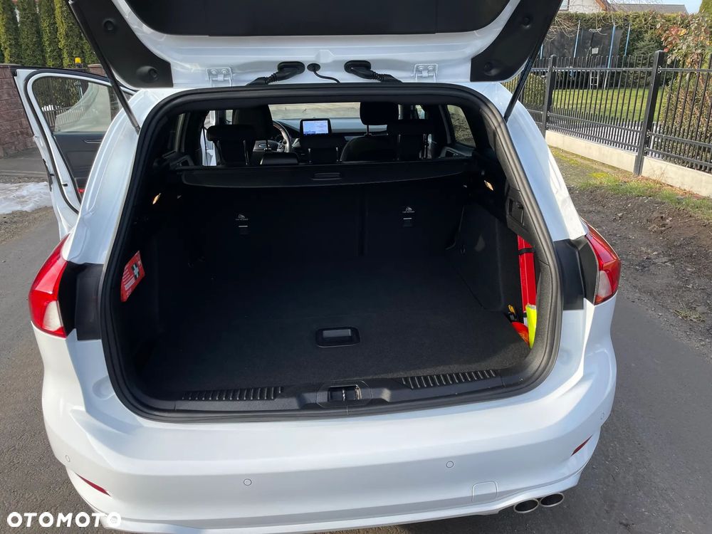 Ford Focus 1.0 EcoBoost Start-Stopp-System ST-LINE DESIGN - 18