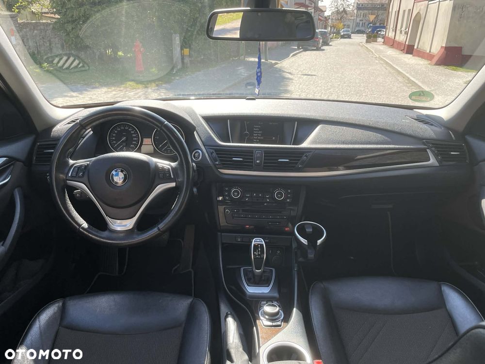 BMW X1 sDrive18d xLine - 8