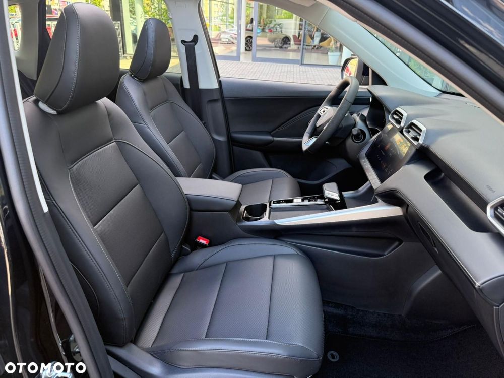 MG ZS Hybrid+ - 10