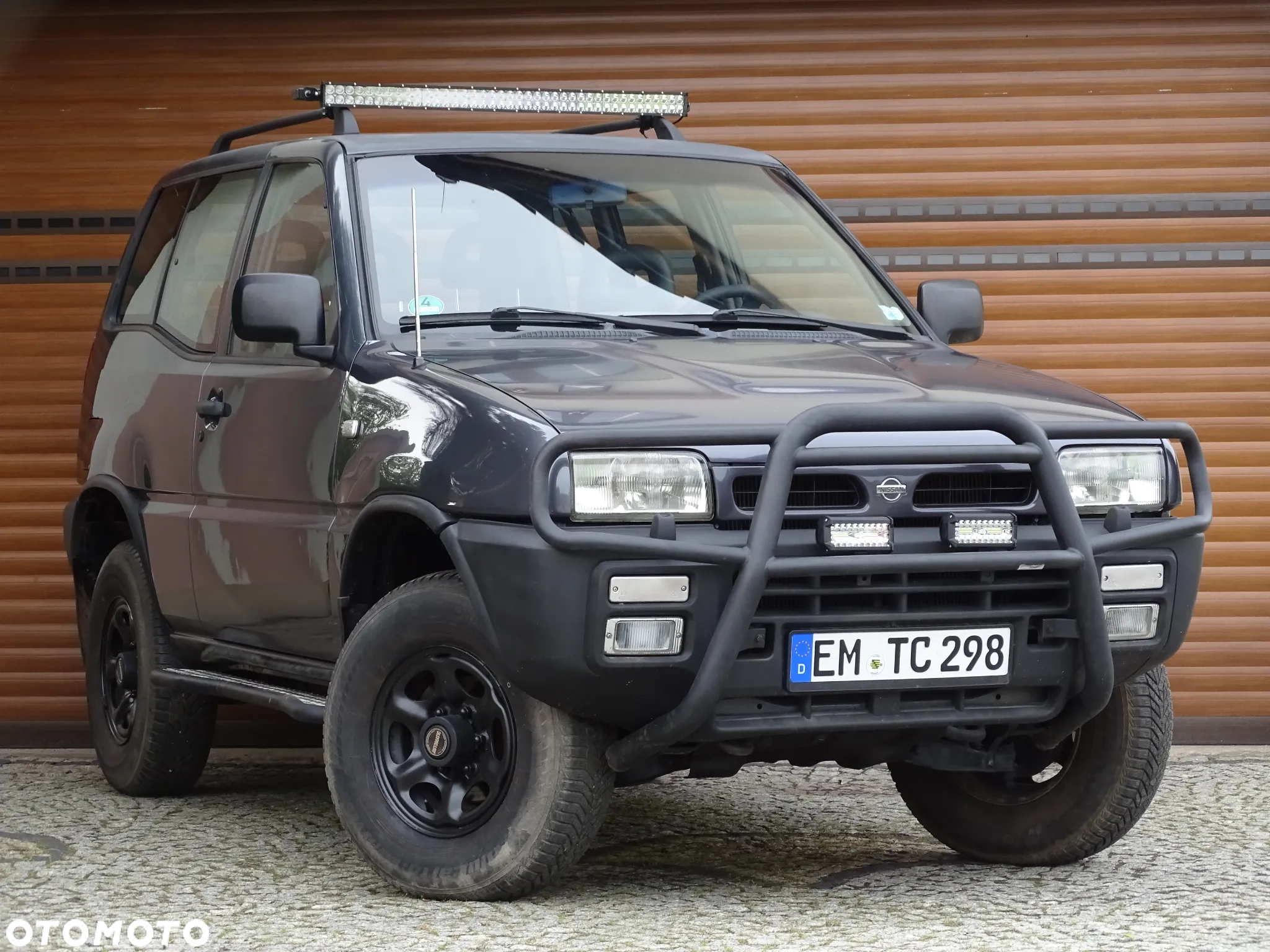Nissan Terrano II 2.4 SGX - 11