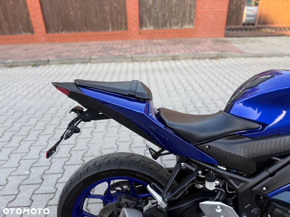 Yamaha R3 - 11
