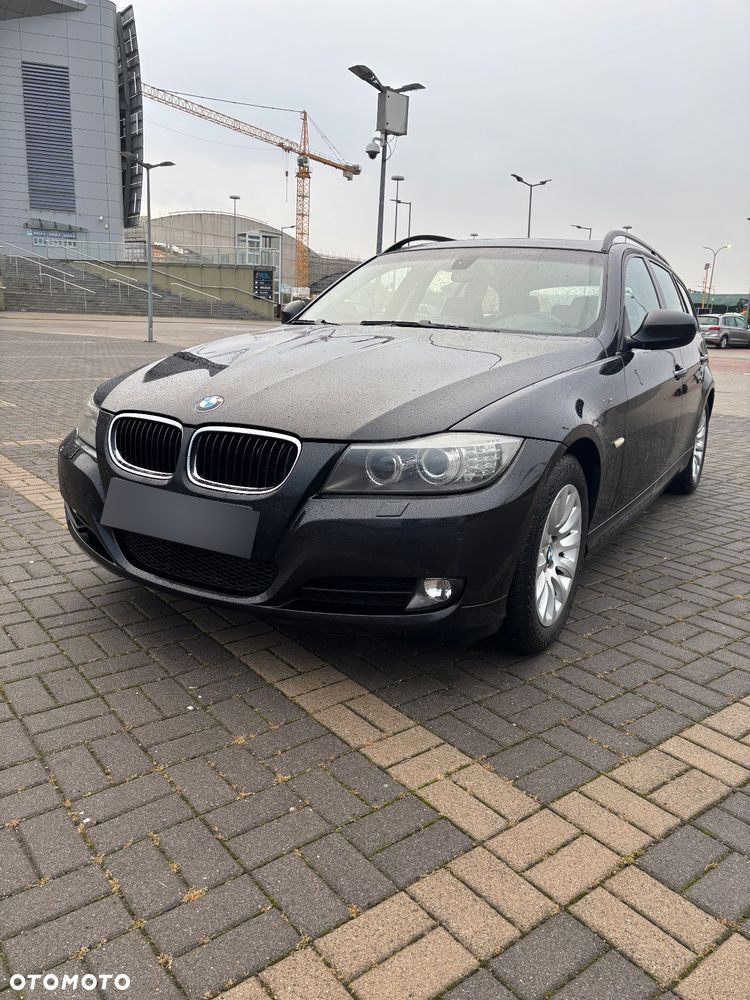 BMW Seria 3 318i - 1