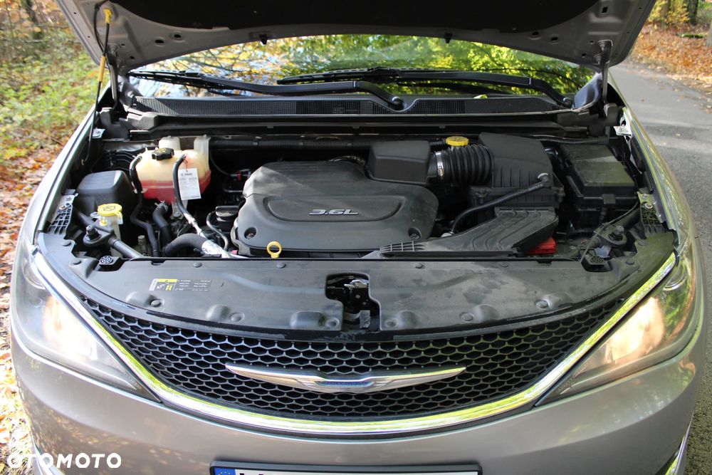 Chrysler Pacifica - 10