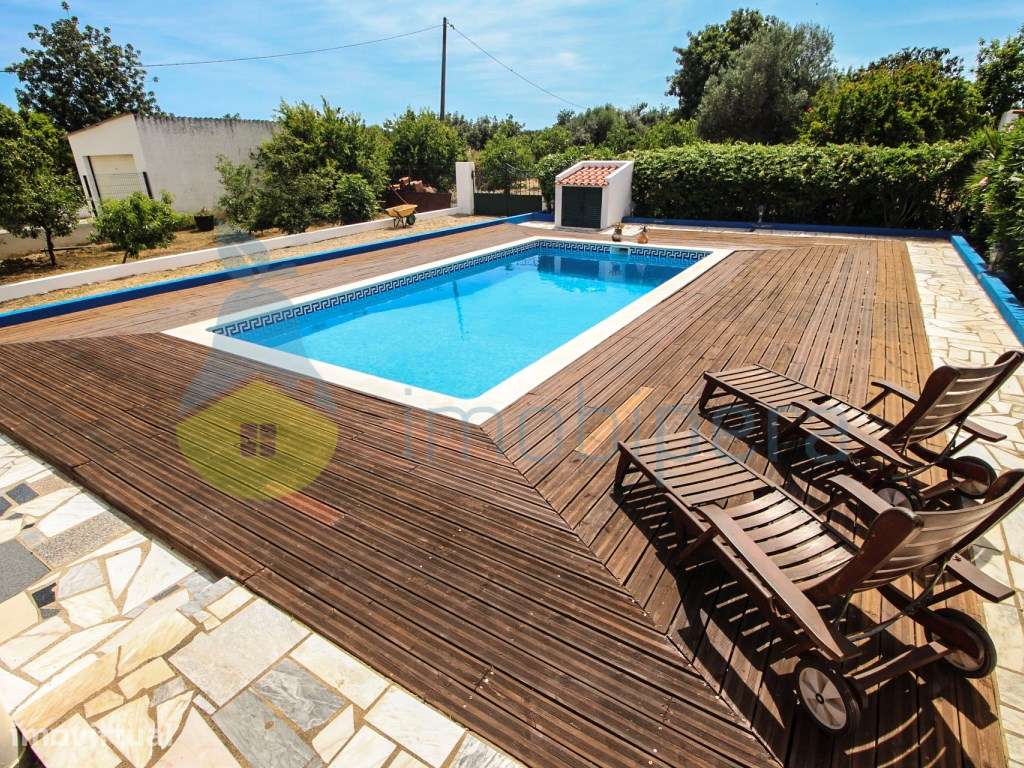 Moradia térrea isolada com piscina e terreno agrícola para venda em... - Grande imagem: 3/44