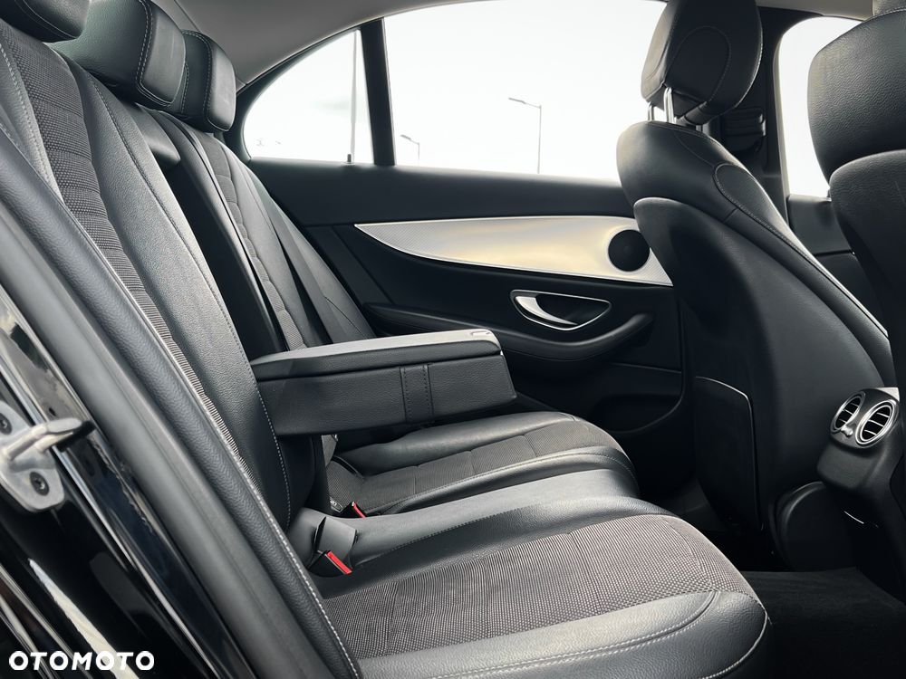 Mercedes-Benz Klasa E 200 d 9G-TRONIC - 25