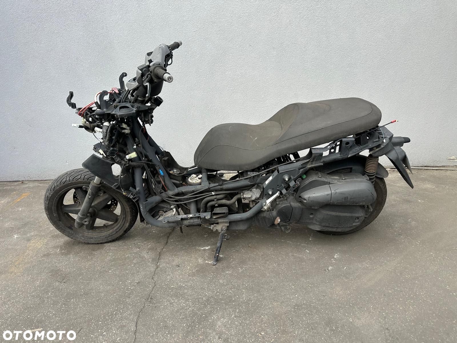 Yamaha X-max - 1