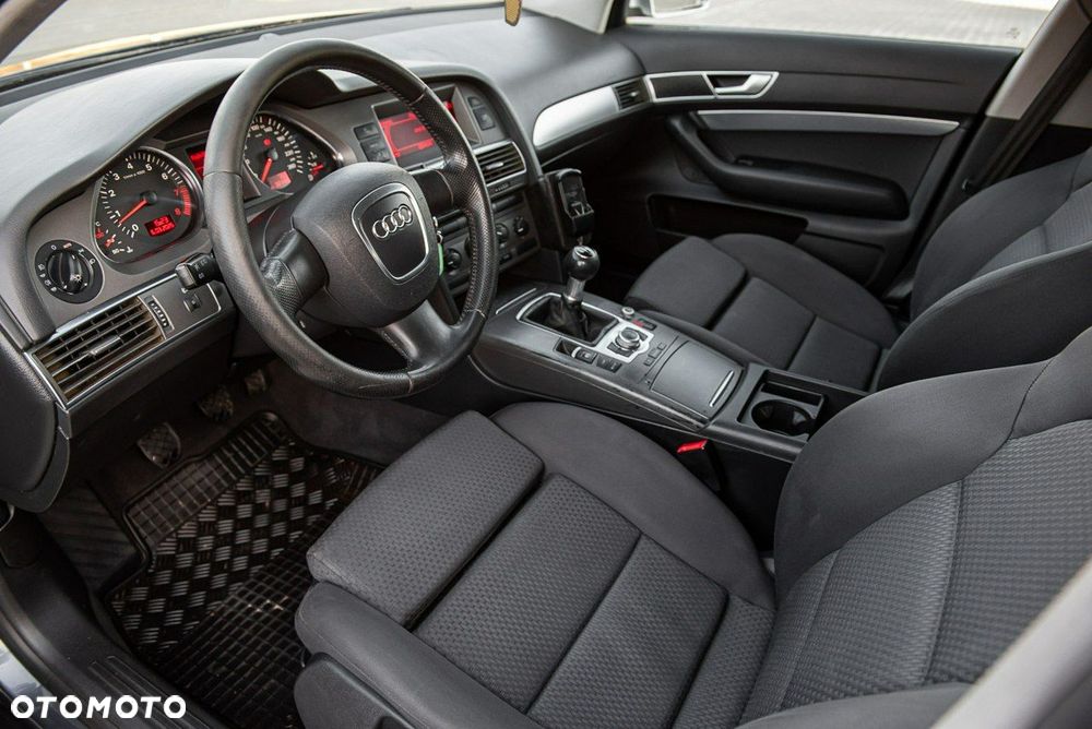 Audi A6 Avant 2.4 - 6