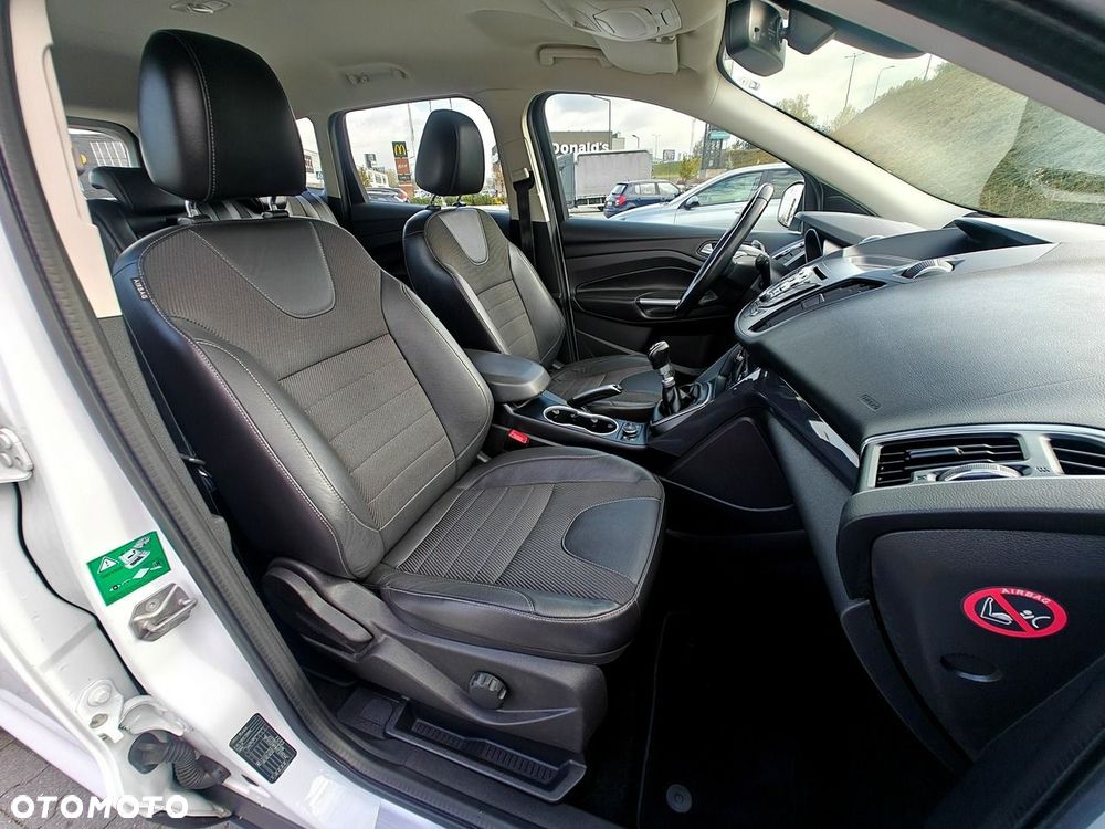 Ford Kuga - 37