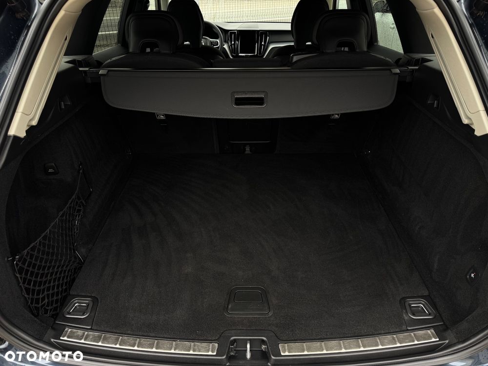 Volvo XC 60 B4 D Geartronic Momentum Pro - 25