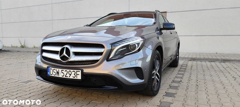 Mercedes-Benz GLA - 11