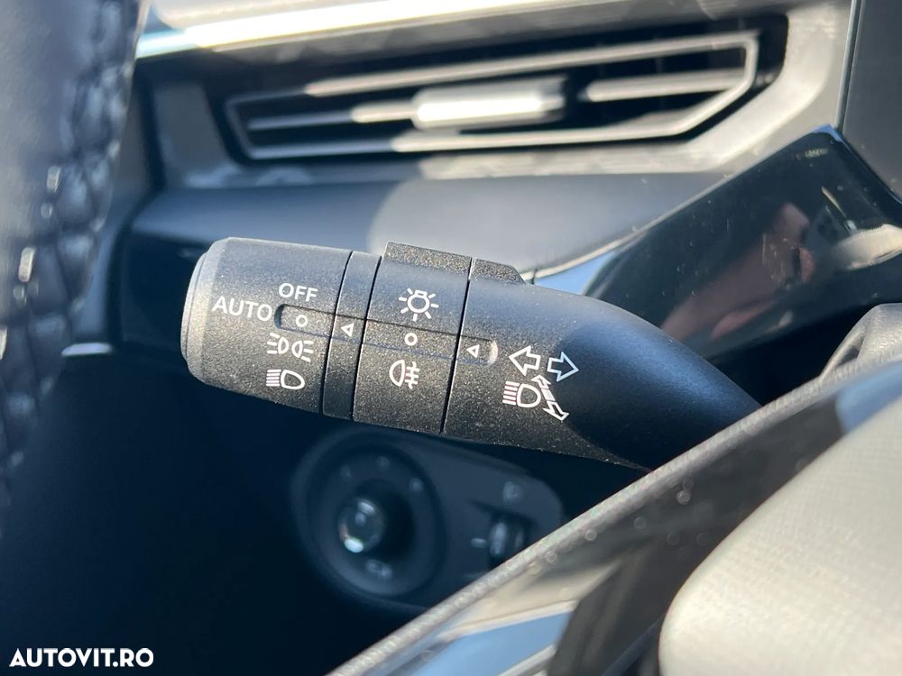 MG MG3 1.5 T GDI HEV Exclusive - 32