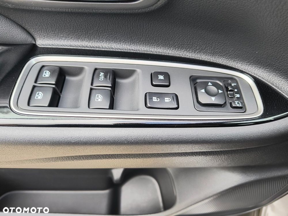 Mitsubishi Outlander - 19