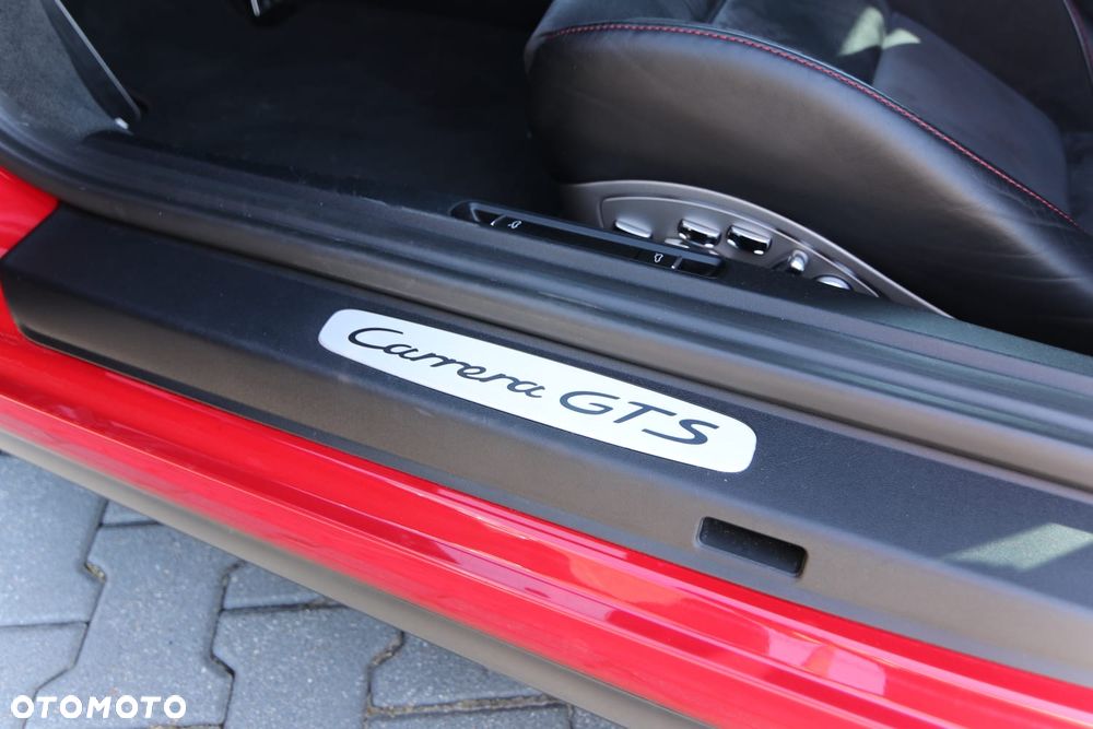 Porsche 911 Carrera GTS PDK - 11