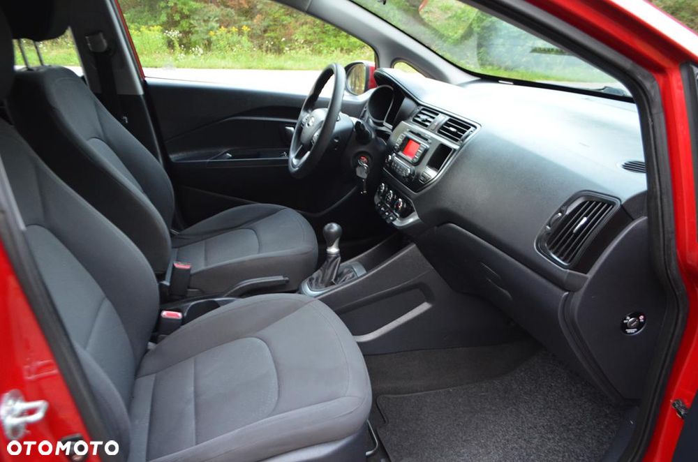 Kia Rio 1.2 Attract - 23