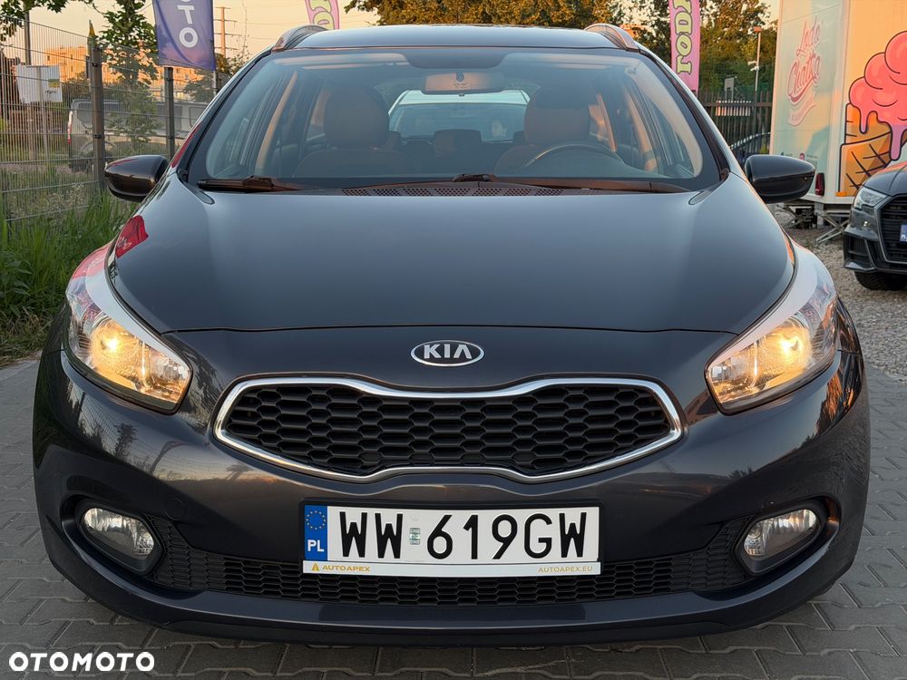 Kia Ceed - 8