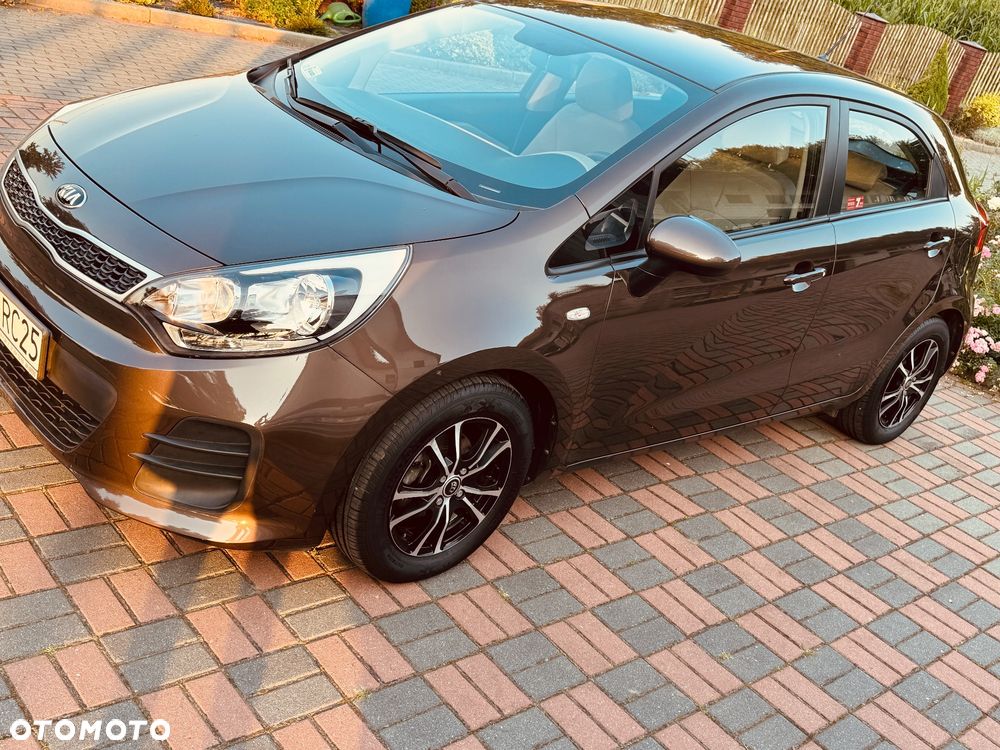 Kia Rio 1.2 L - 10