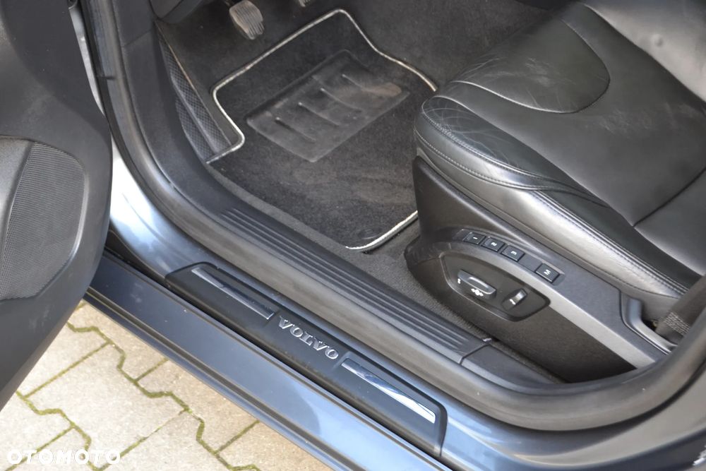 Volvo V40 - 24