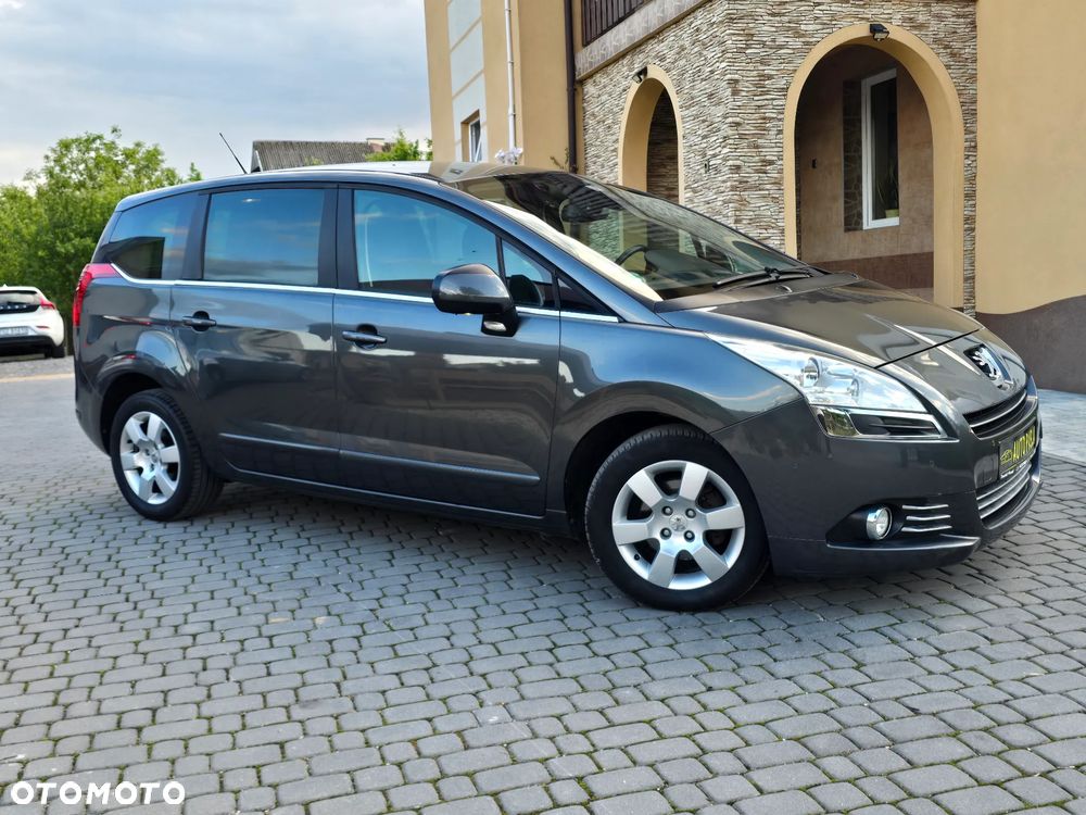 Peugeot 5008 - 8