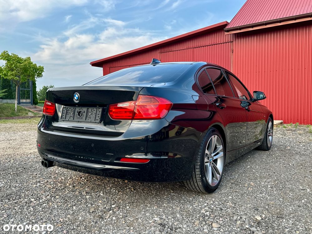 BMW Seria 3 328i Sport Line - 2
