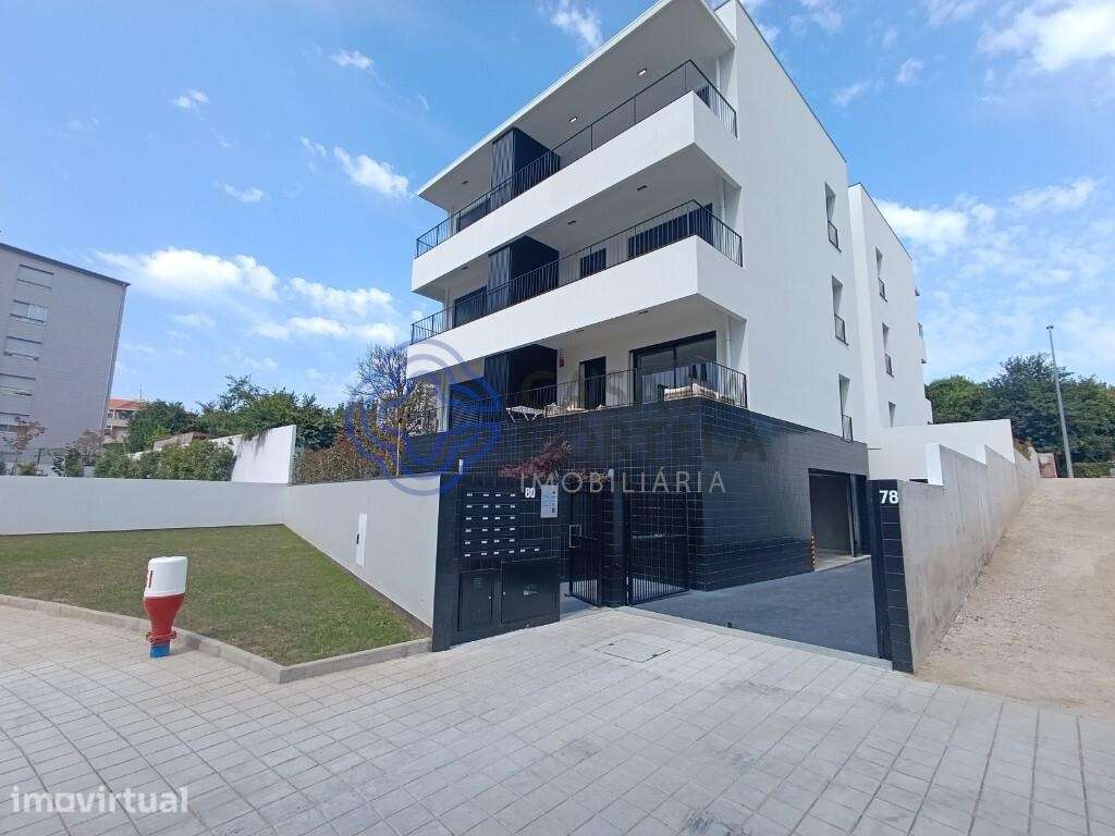 T1 Novo com Varanda e Garagem - Grande imagem: 2/29