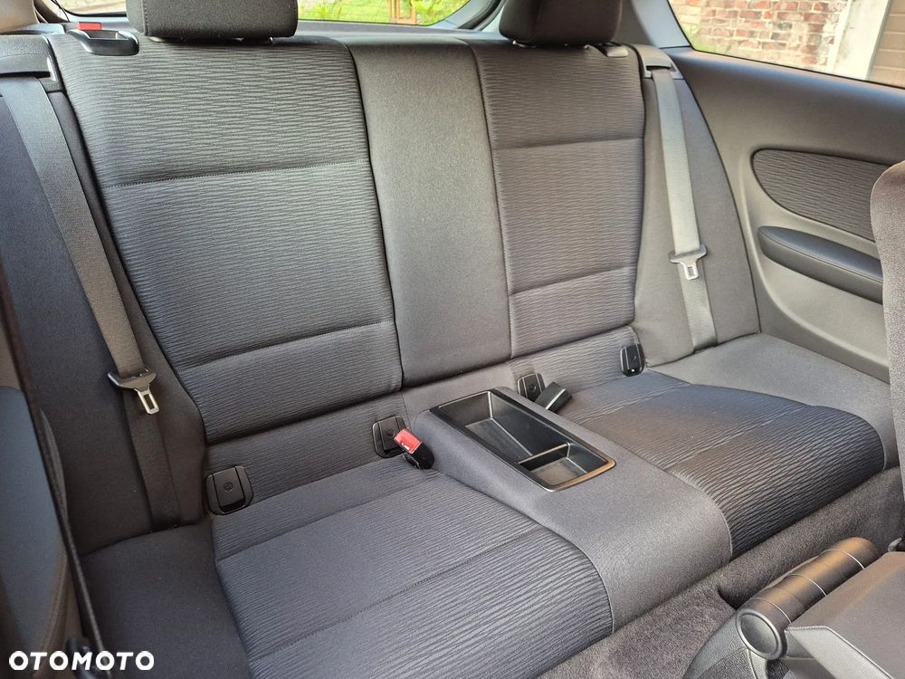 BMW Seria 1 - 25