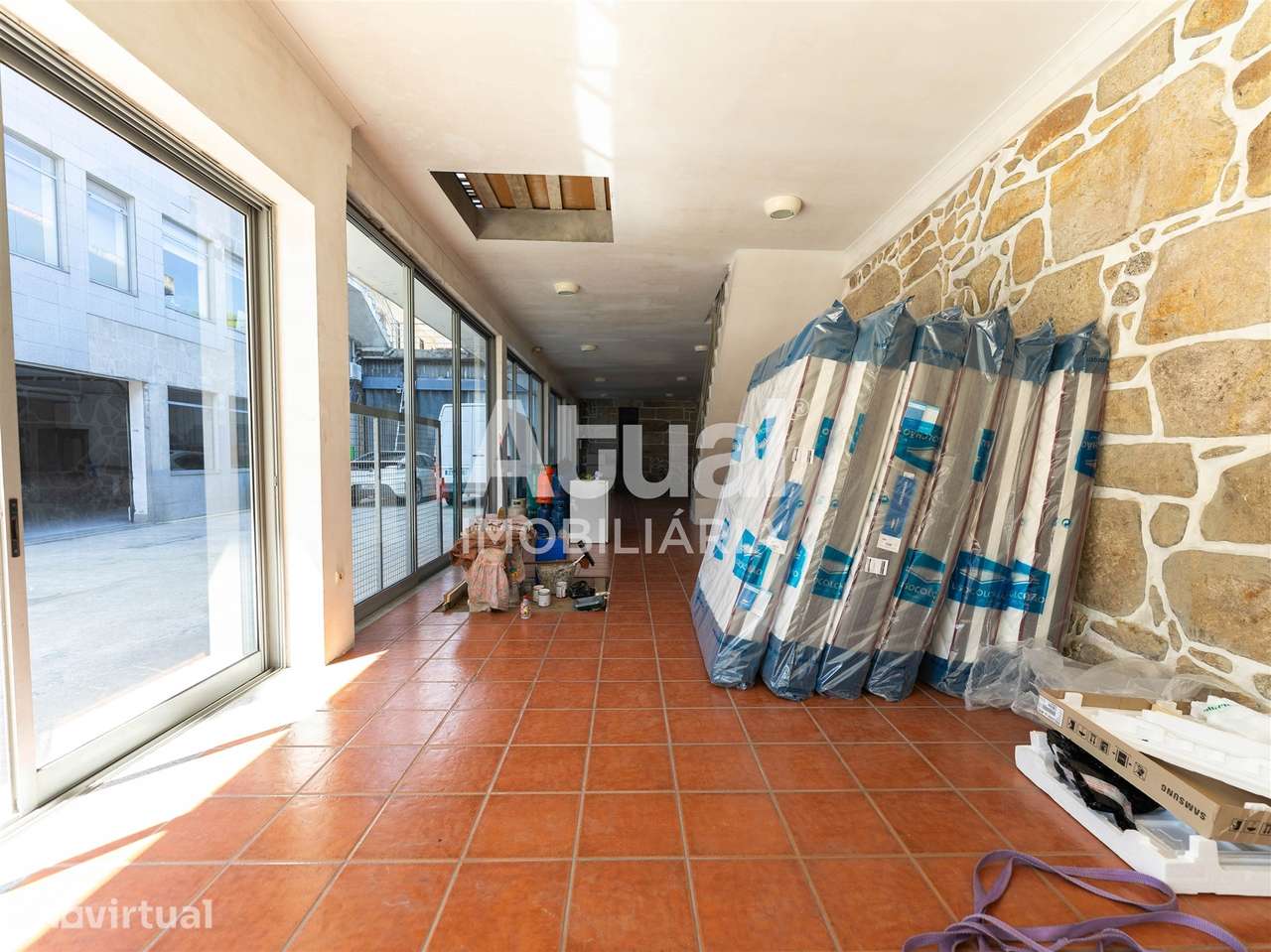 Armazém  Arrendamento em Caldelas,Guimarães - Grande imagem: 3/17