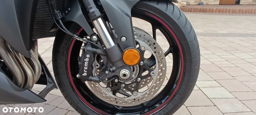 Suzuki GSX 1000 - 28