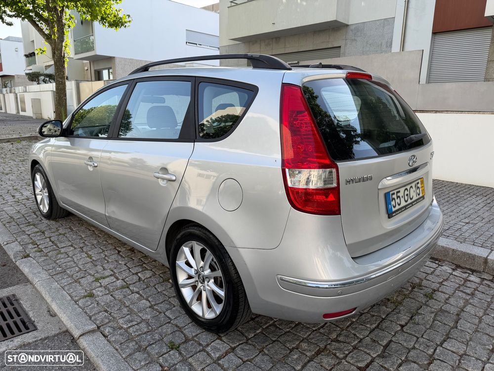 Hyundai i30 CW 1.6 CRDi Comfort - 2