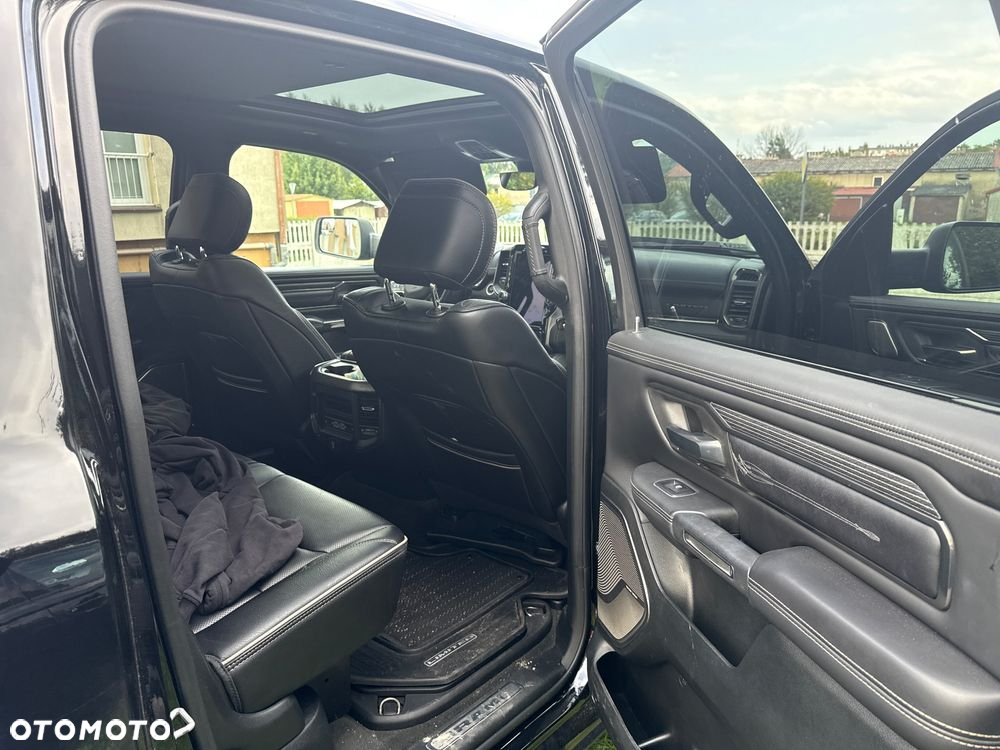 RAM 1500 5.7 Crew Cab Shortbed Limited Black - 5