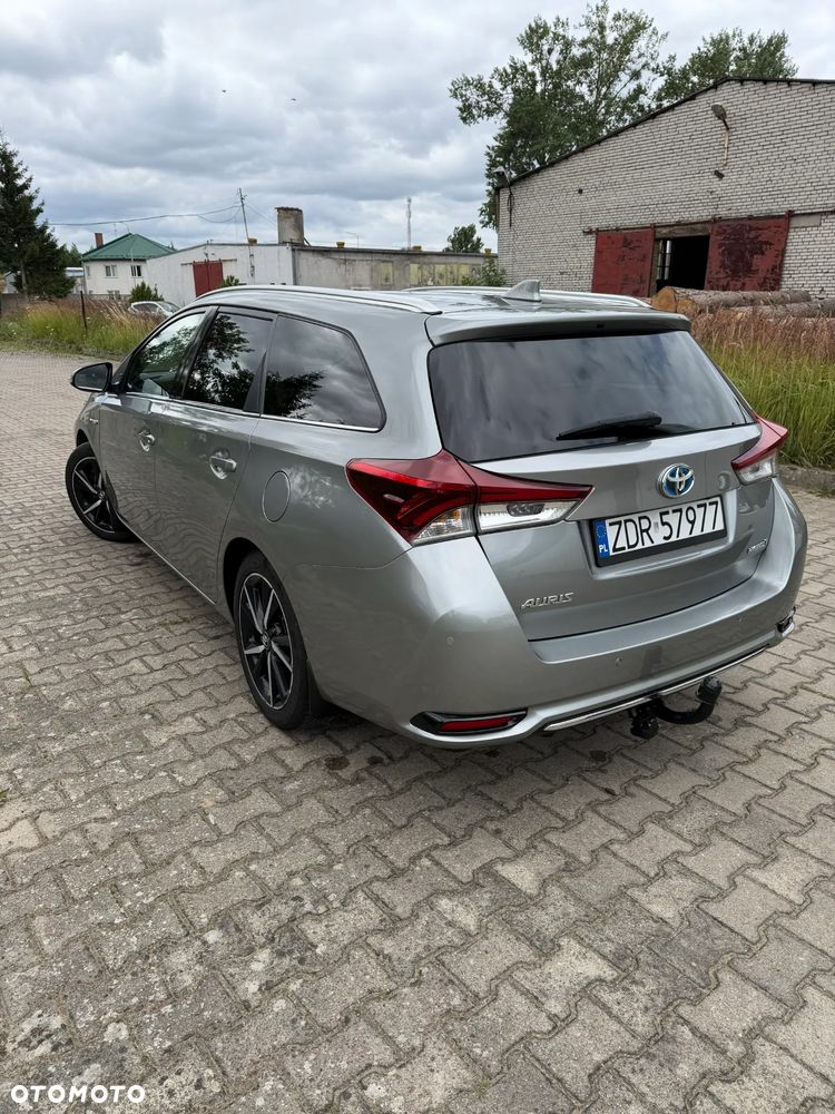 Toyota Auris Hybrid 135 Premium - 6