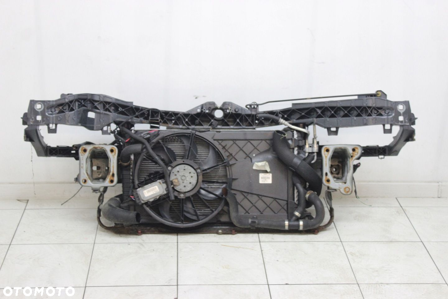PAS PRZEDNI WZMOCNIENIE CHŁODNICE BELKA FORD FOCUS MK2 2007R- 1.6 TDCI - 2