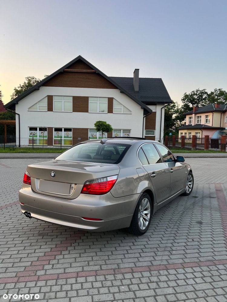 BMW Seria 5 525d - 1