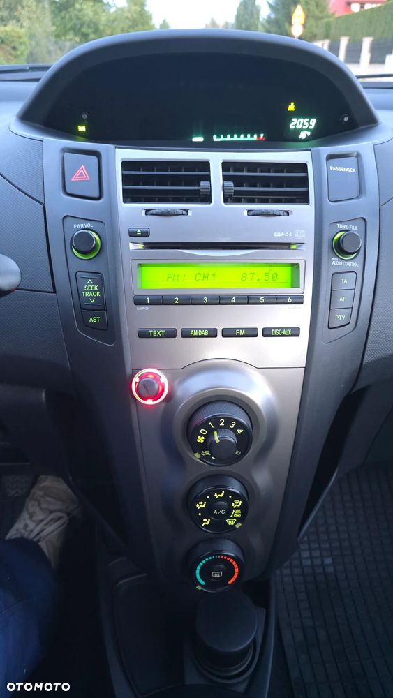 Toyota Yaris - 13
